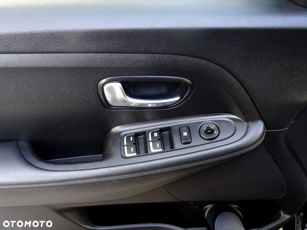 Kia Carens 1.6 GDI Attract - 9