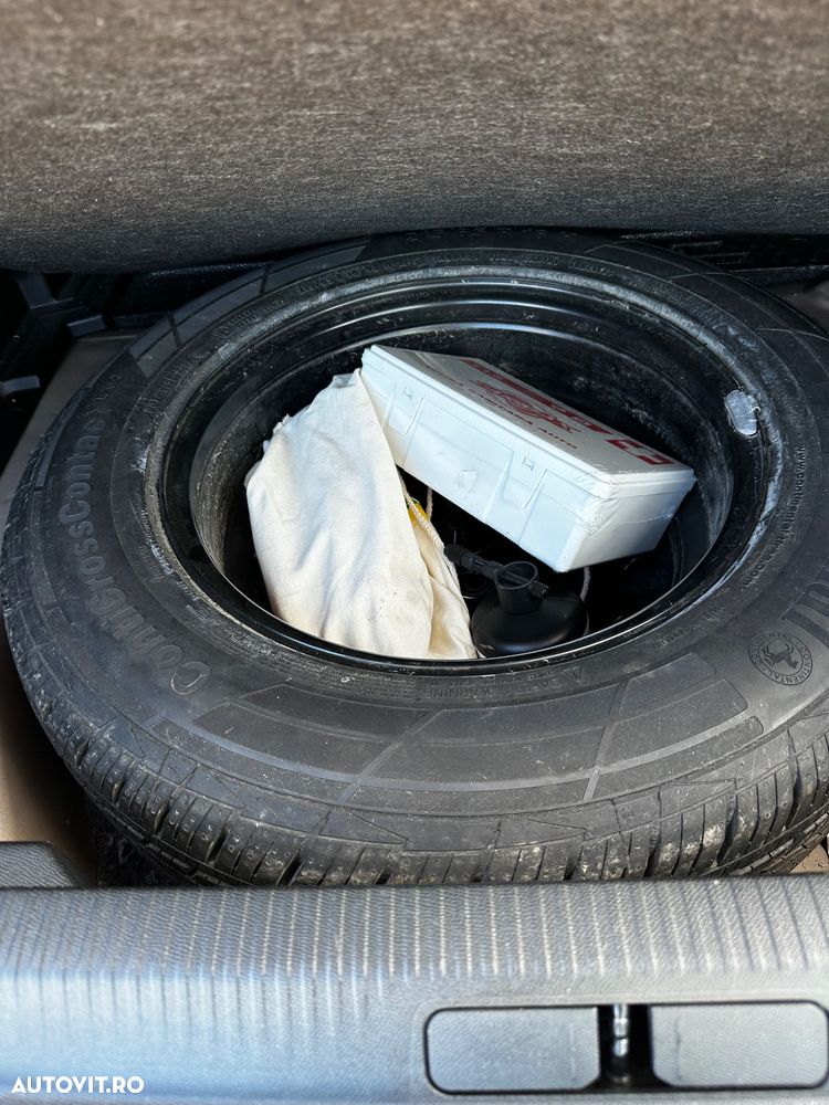 Peugeot 2008 1.5 BlueHDI STT EAT8 Allure - 6