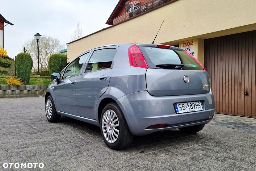 Fiat Grande Punto Actual 1.4 8V Estiva Blue&Me Euro5 - 32