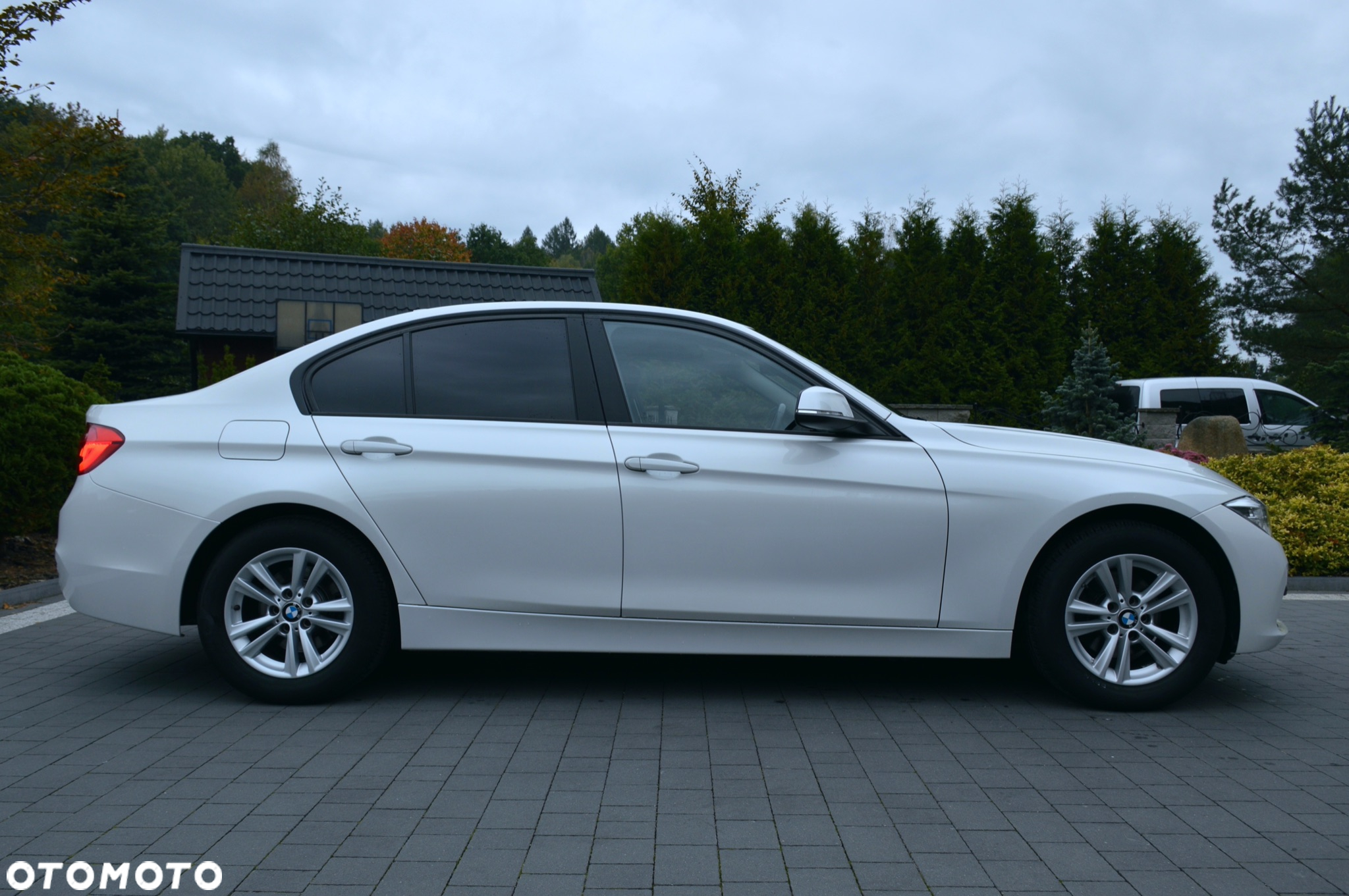 BMW Seria 3 316d Sport Line - 12