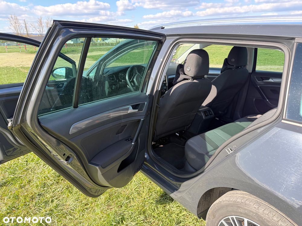 Volkswagen Golf - 26