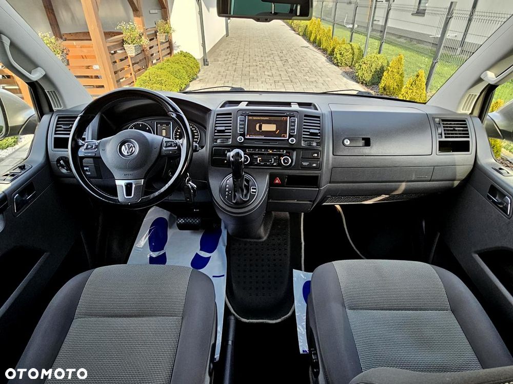 Volkswagen Caravelle - 21