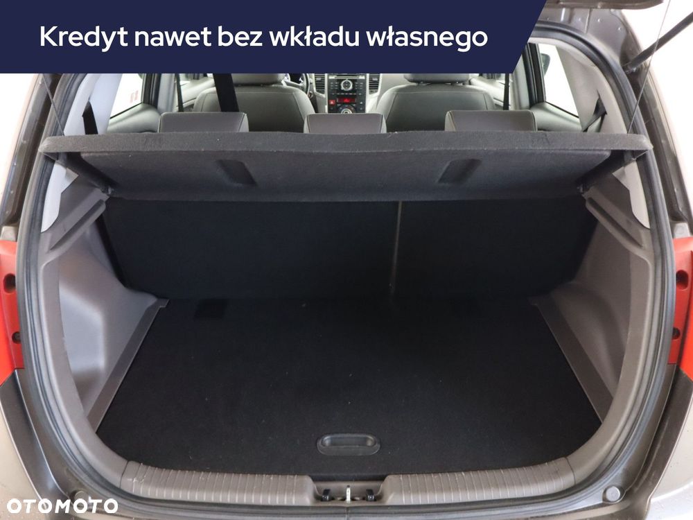 Kia Venga - 15