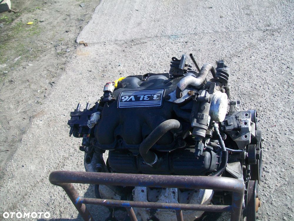 silnik voyager 3,3 2003 rok