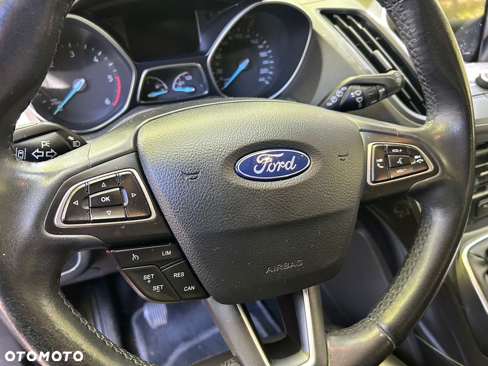 Ford Kuga 2.0 TDCi 2x4 Titanium - 11
