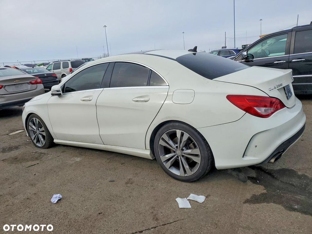 Mercedes-Benz CLA 250 4Matic 7G-DCT Sport - 2
