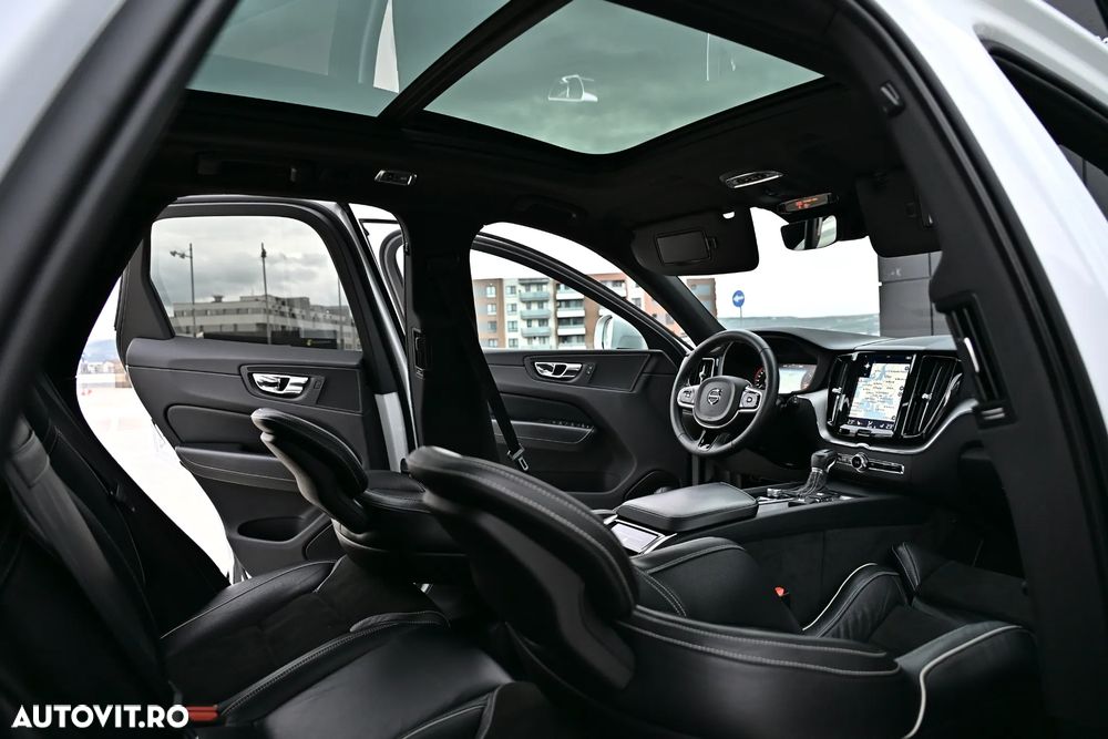 Volvo XC 60 D4 AWD Geartronic RDesign - 27