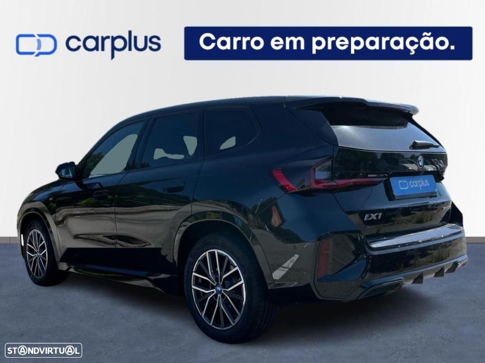 BMW iX1 eDrive20 Pack Desportivo M - 2
