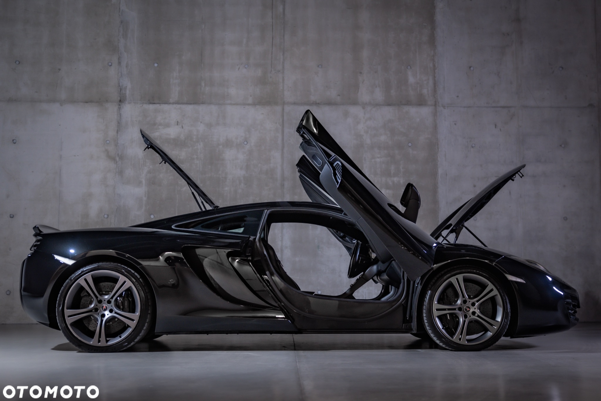 McLaren MP4-12C Coupe - 4