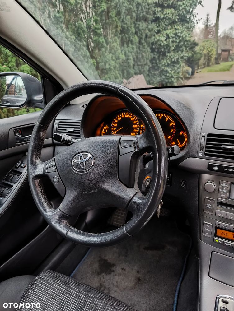 Toyota Avensis 1.8 VVT-i Automatik Sol - 14