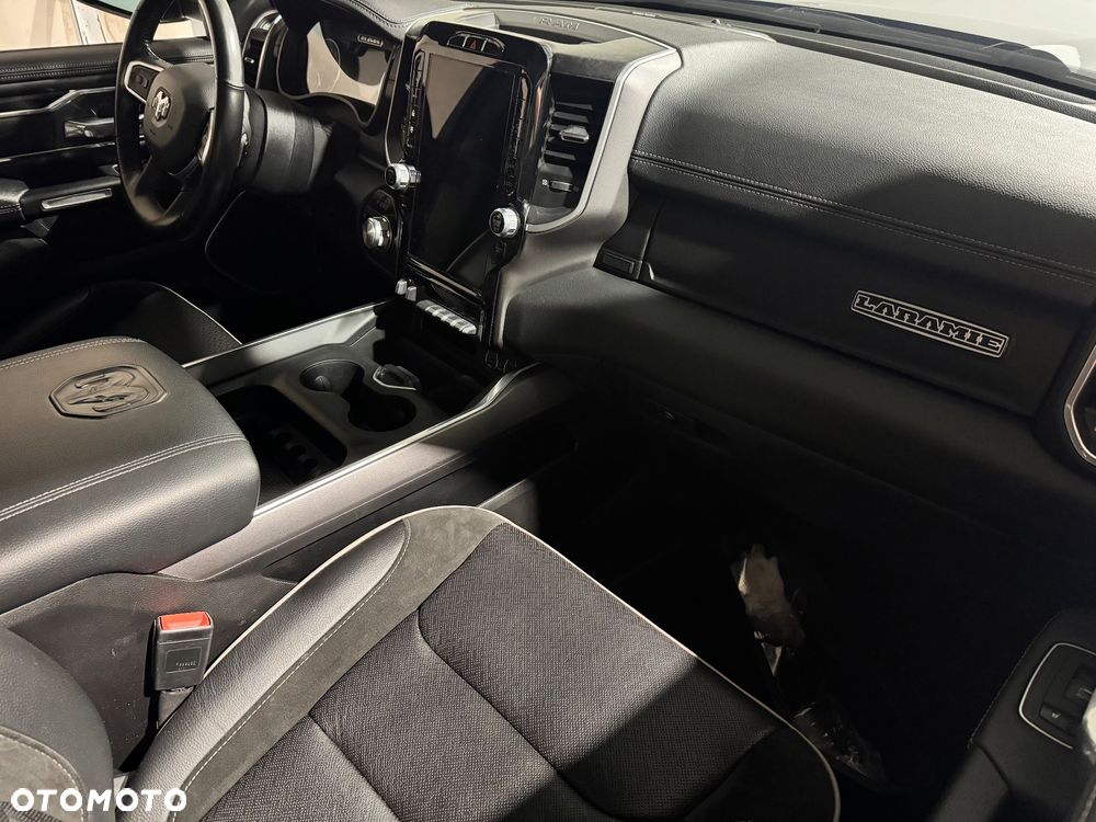 Dodge RAM 1500 5.7 4x4 - 12