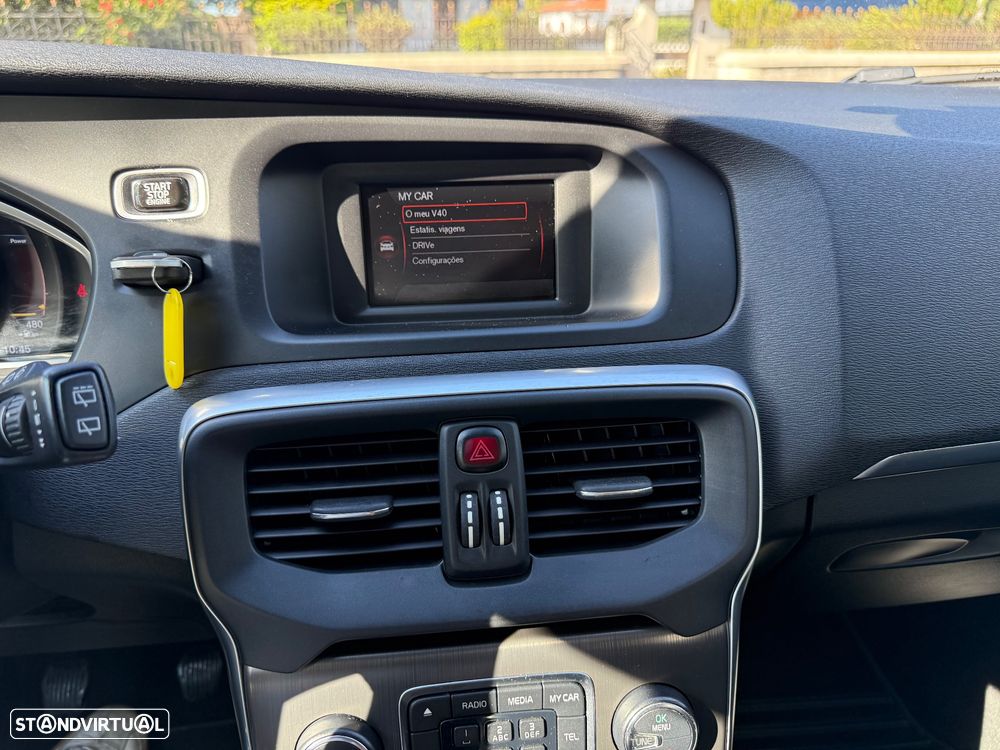 Volvo V40 1.6 D2 Eco Momentum - 26