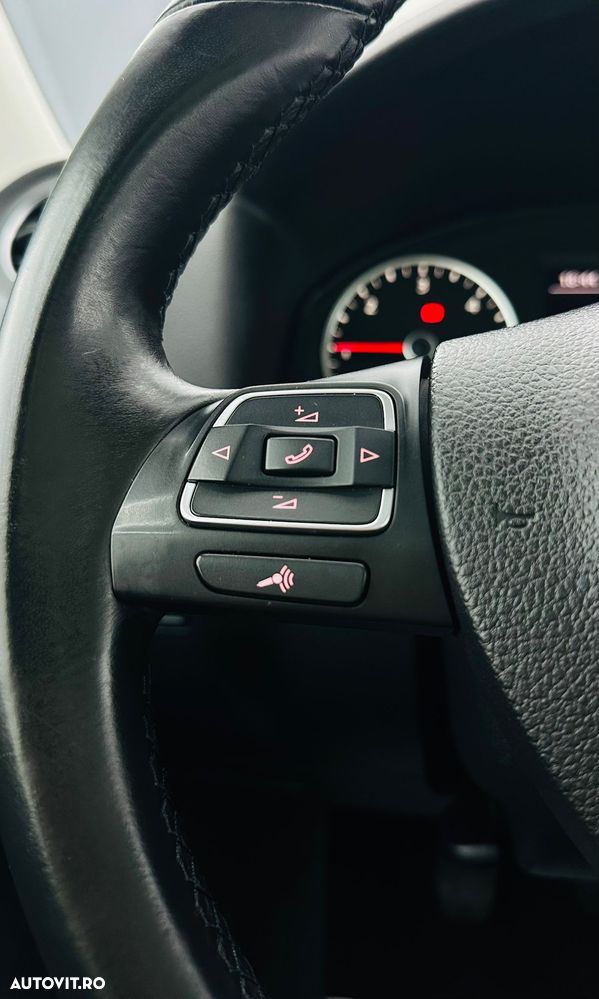 Volkswagen Tiguan 2.0 TDI SCR BlueMotion Technology Sport & Style - 27