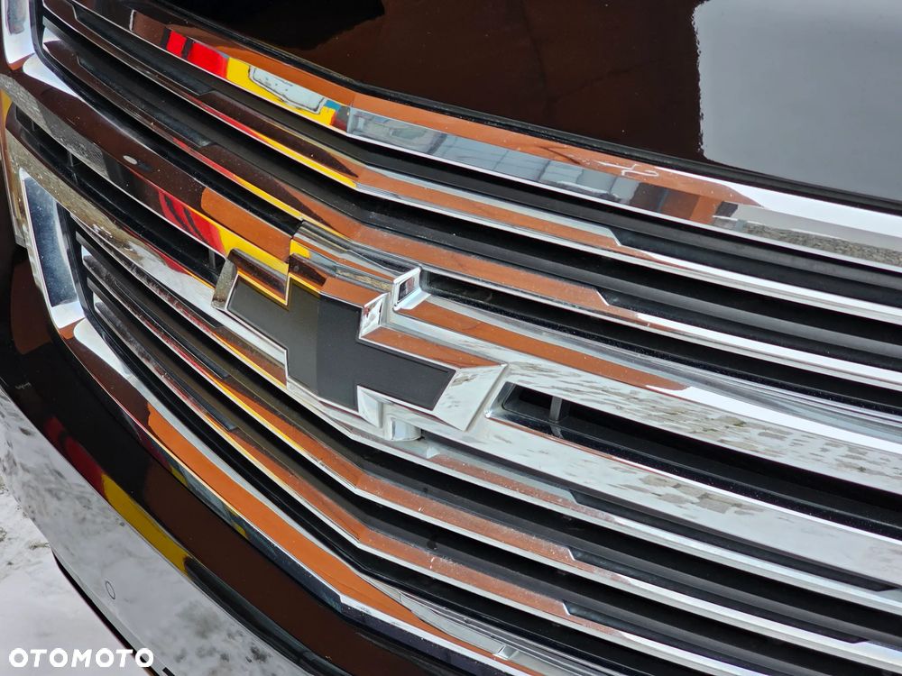 Chevrolet Suburban - 14