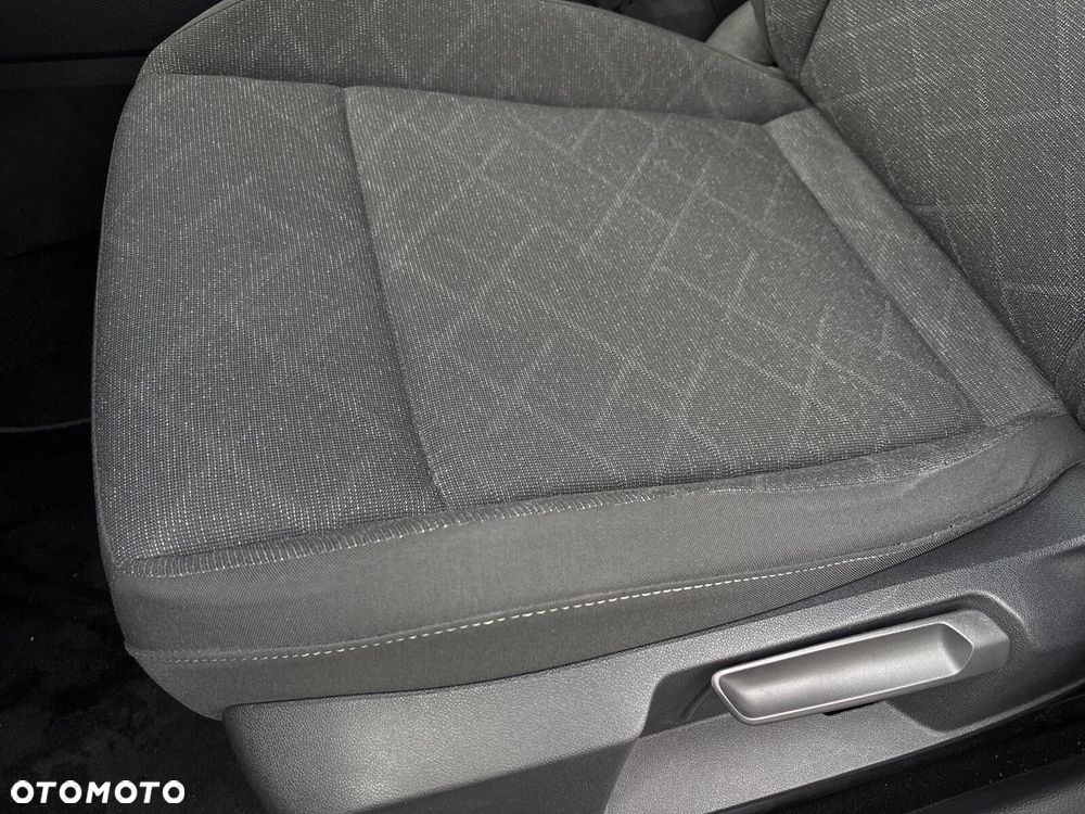 Volkswagen Golf 2.0 TDI Life - 15