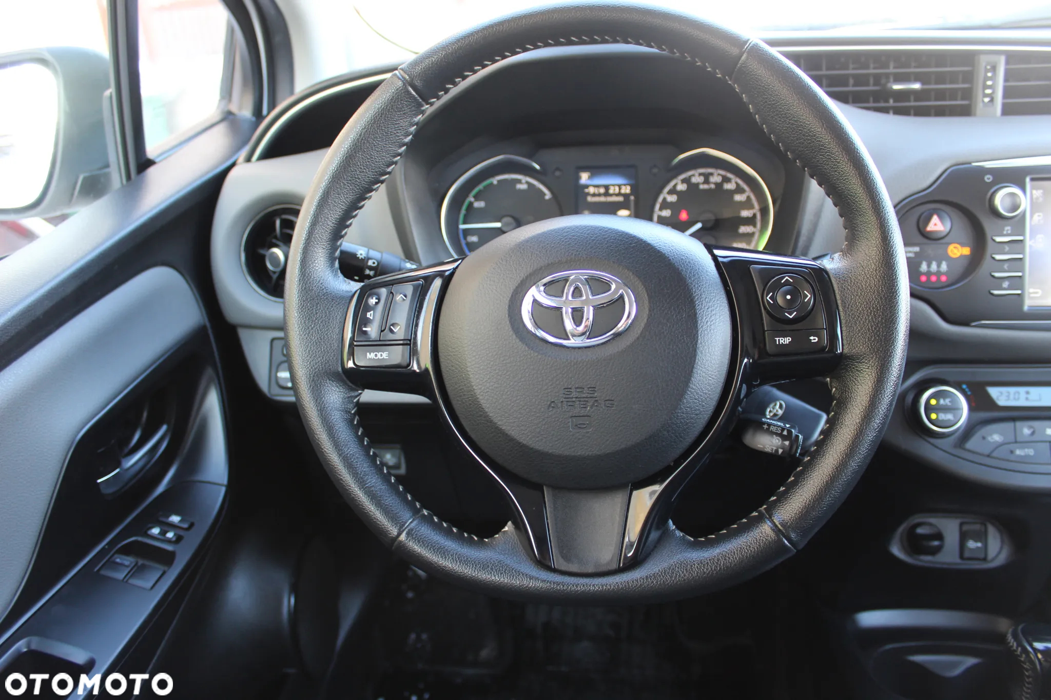 Toyota Yaris Hybrid 1.5 VVT-i Business Edition - 22