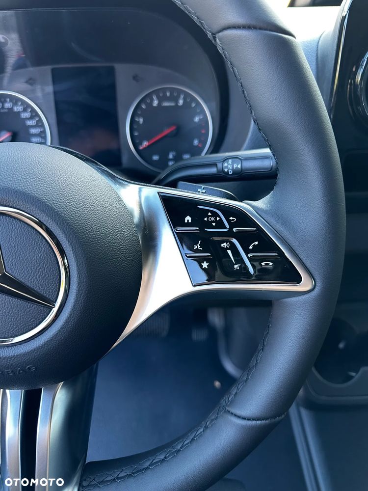 Mercedes-Benz Sprinter - 19