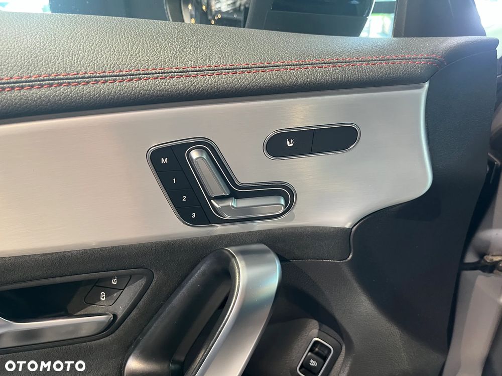Mercedes-Benz CLA AMG 35 4-Matic 7G-DCT - 11