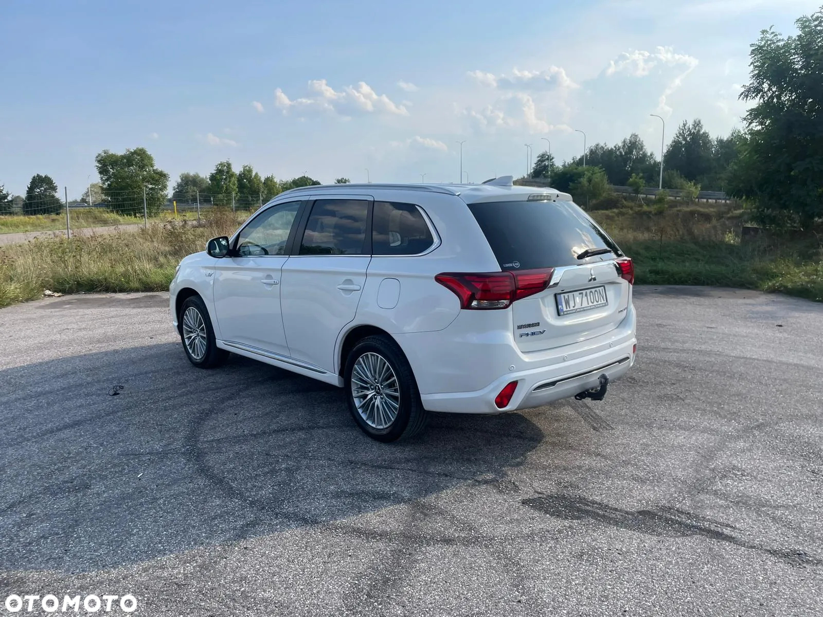 Mitsubishi Outlander 2.4 4WD Plug-In Hybrid Plus - 7
