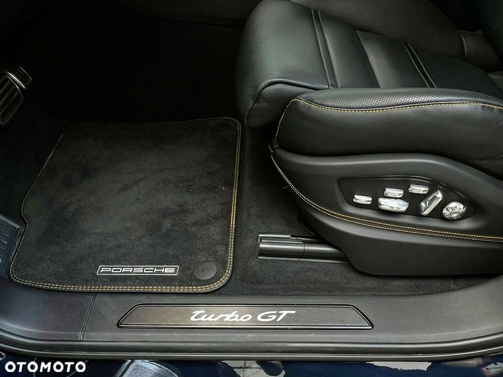Porsche Cayenne - 21