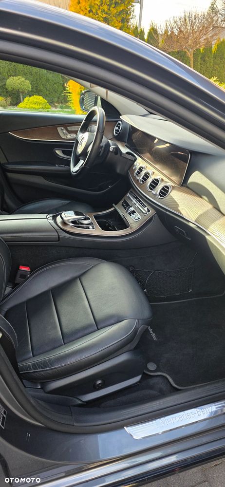 Mercedes-Benz Klasa E 220 d 4-Matic 9G-TRONIC - 3