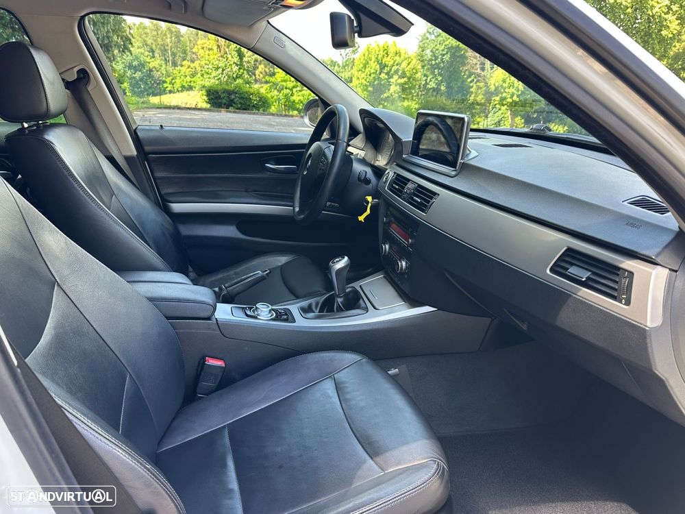 BMW 320 d Sport - 24