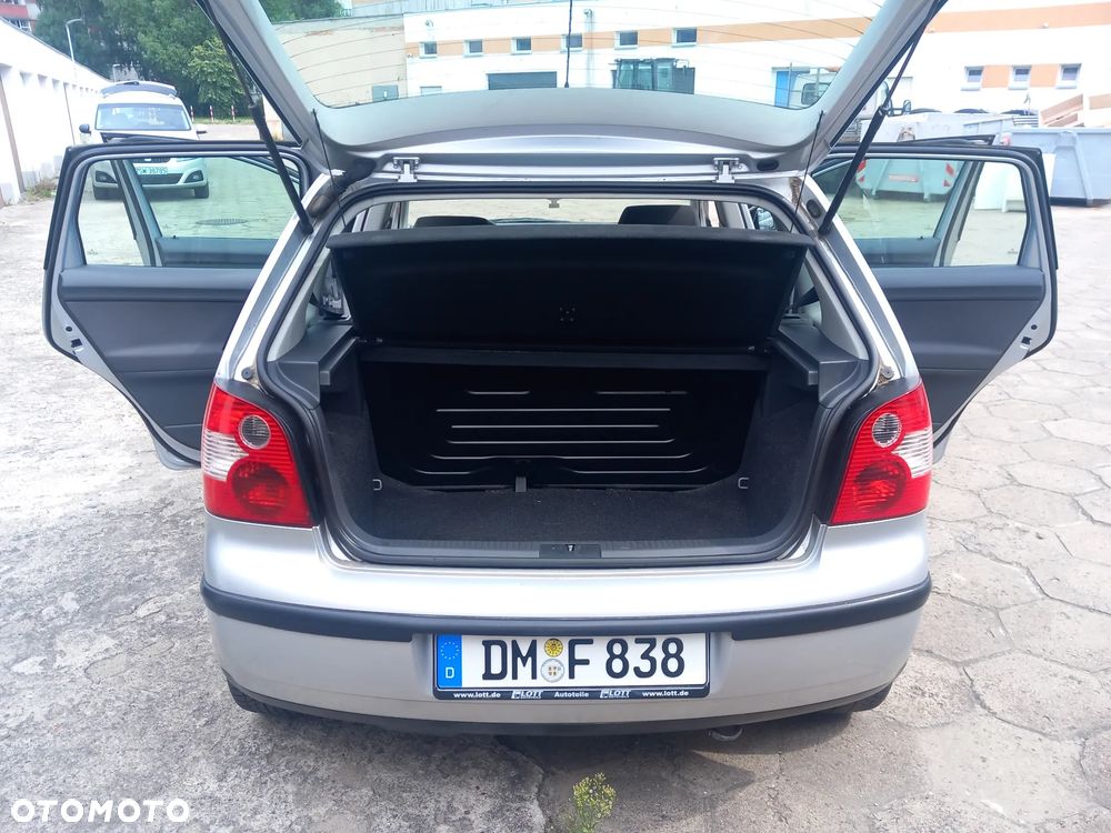 Volkswagen Polo 1.2 Comfortline - 26