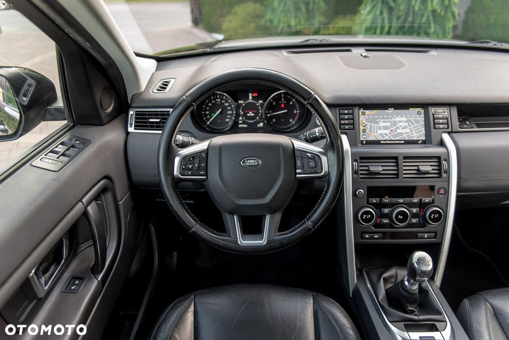 Land Rover Discovery Sport TD4 HSE Luxury - 25