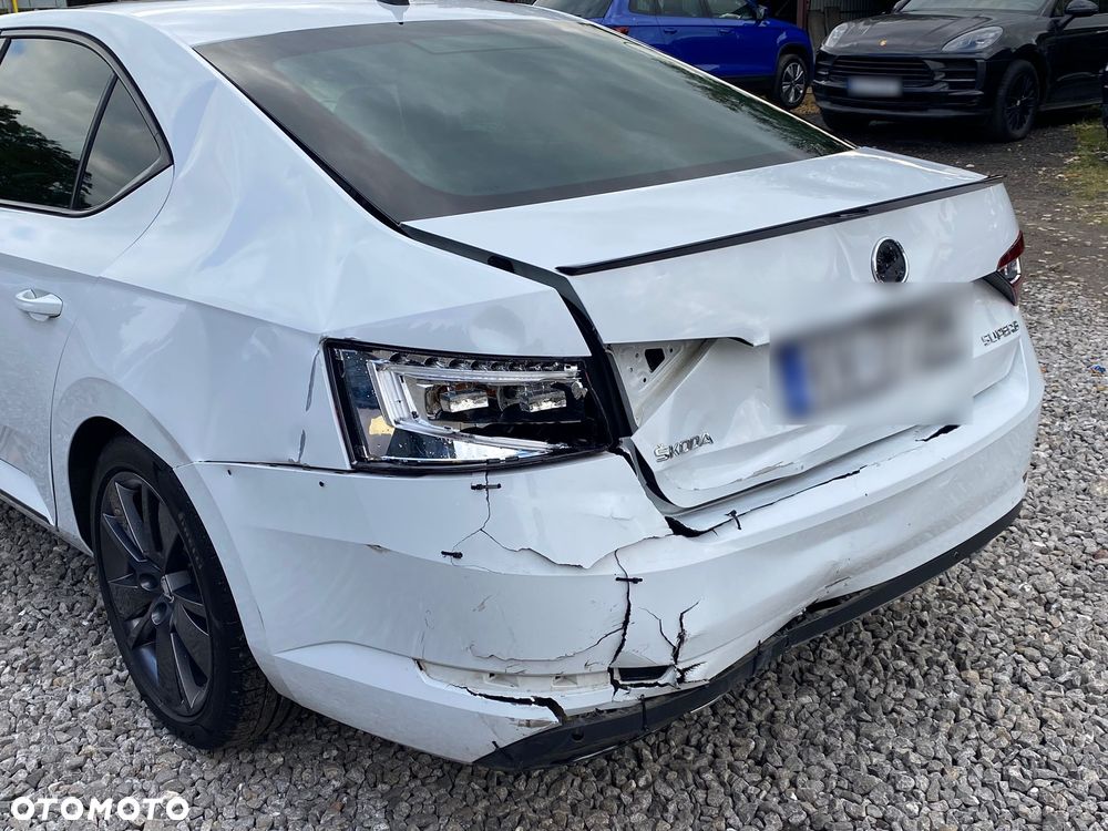 Skoda Superb 2.0 TDI Sportline DSG - 9