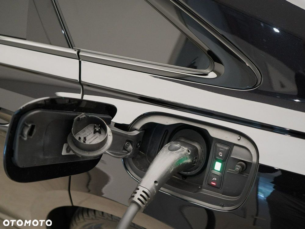 Audi A8 - 40