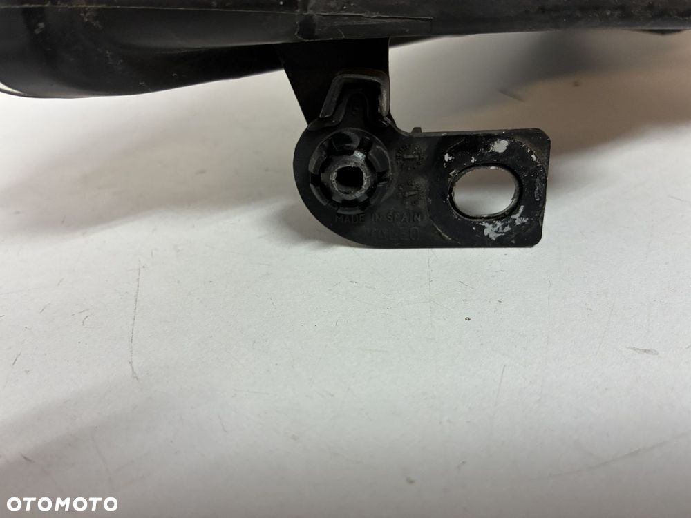 AUD A4 B5 SOCZEWKA LAMPA PRZÓD PRZEDNIA PRAWA  EUROPA 8930405B 8D0941030 - 10
