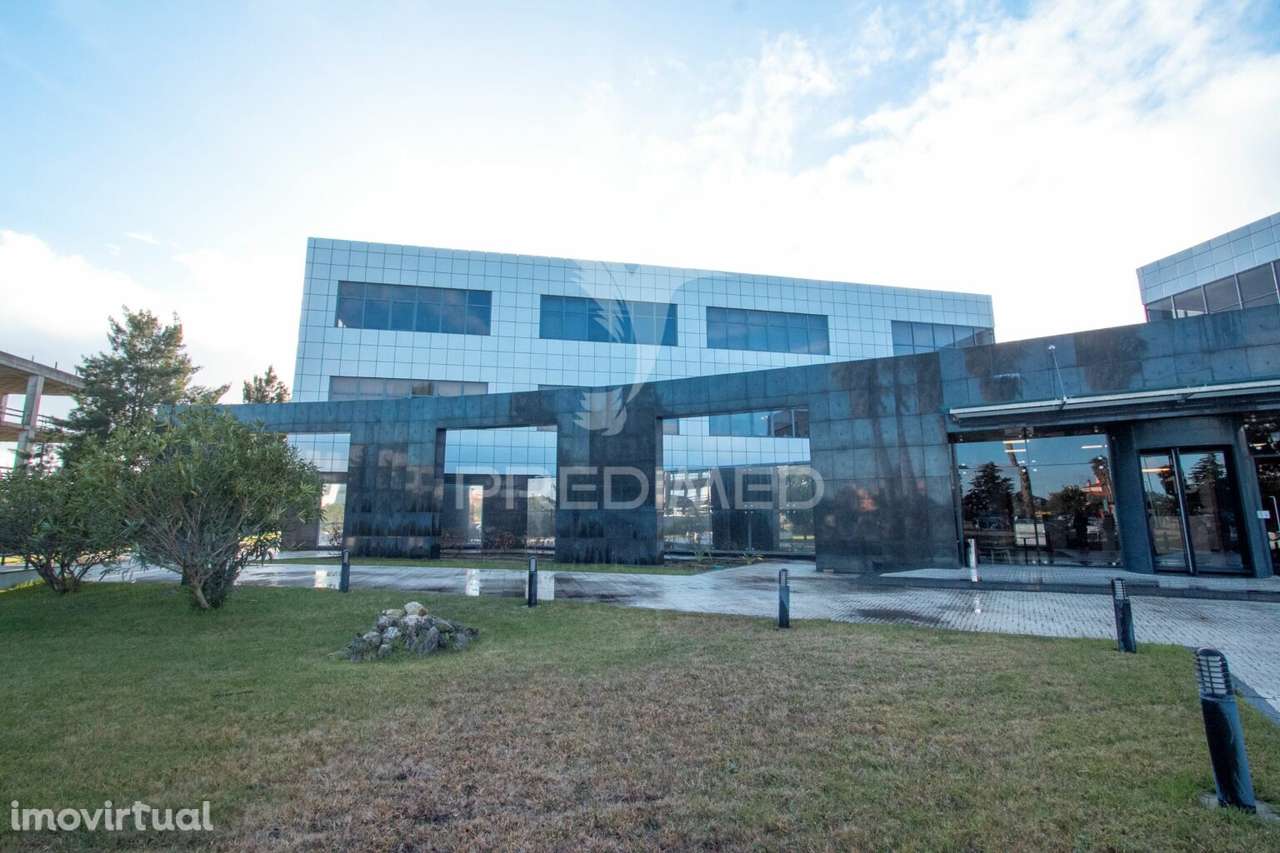 Centro de escritorios na Beloura / Sintra - Grande imagem: 2/25