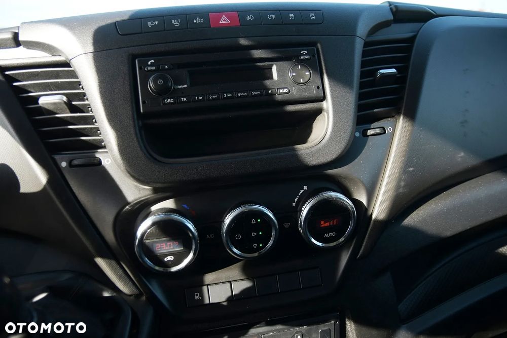 Iveco Iveco 72C17 3,0 170KM bez adblue euro 5 Zanotti Z380 6,1m 12 palet dł -20+20 ładowność 3460kg - 34