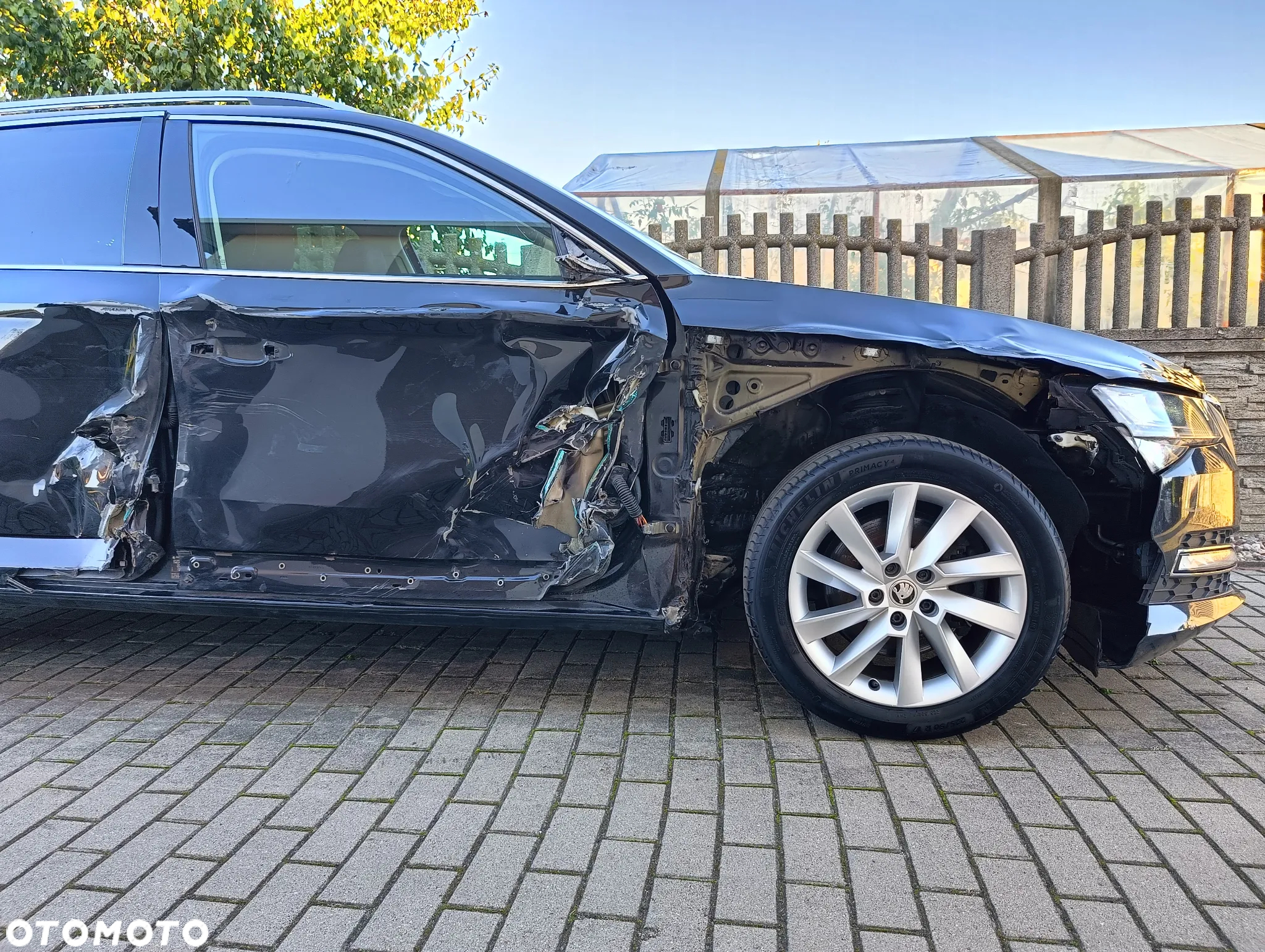 Skoda Superb Combi 2.0 TDI DSG Ambition - 37