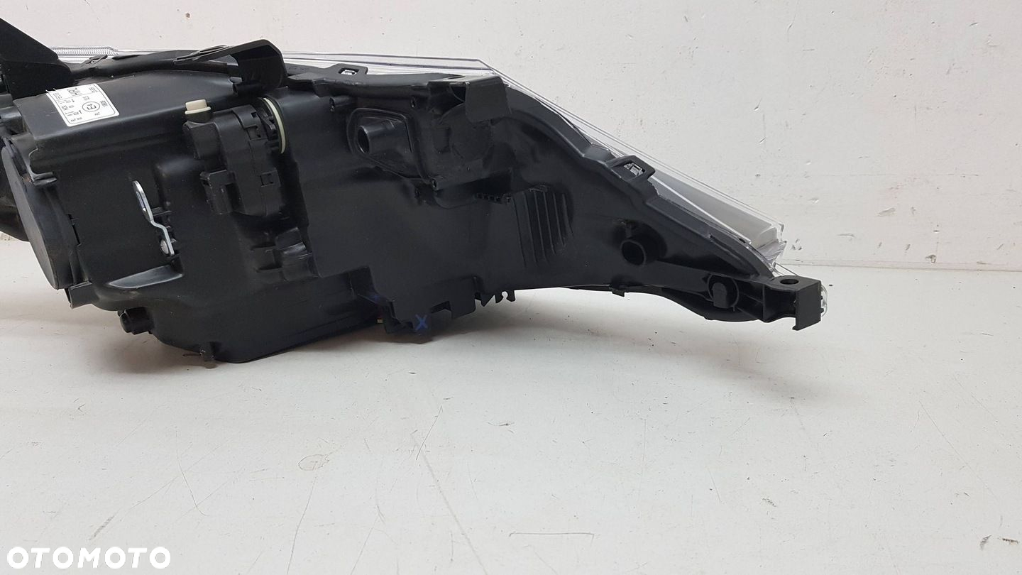 Toyota Auris II 12- Lampa Reflektor Przód Przedni LED HIR2 EU - 8