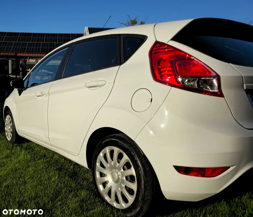Ford Fiesta 1.25 Ambiente - 2