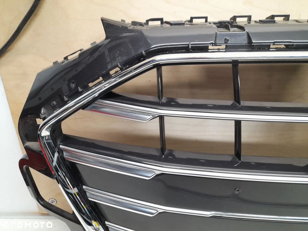 AUDI A4 B9 LIFT 19r- atrapa chłodnicy grill 8W0853651DF - 2
