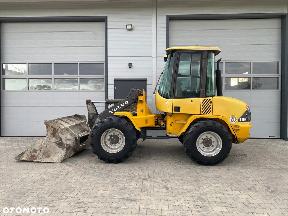 Volvo L30B - 1