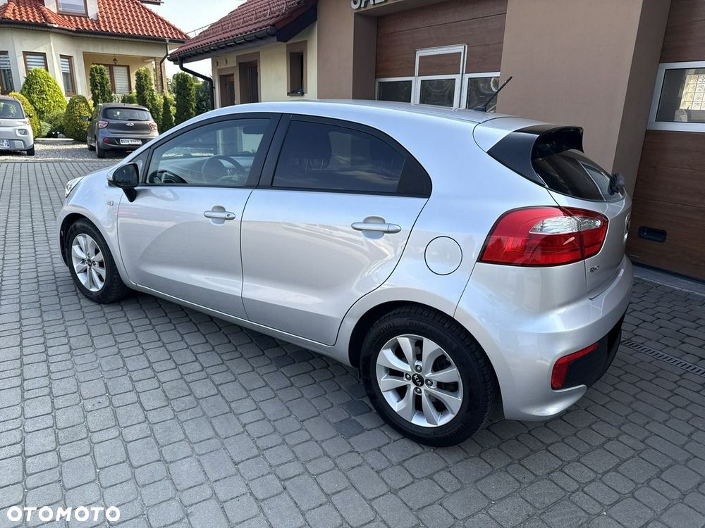 Kia Rio 1.2 M - 10