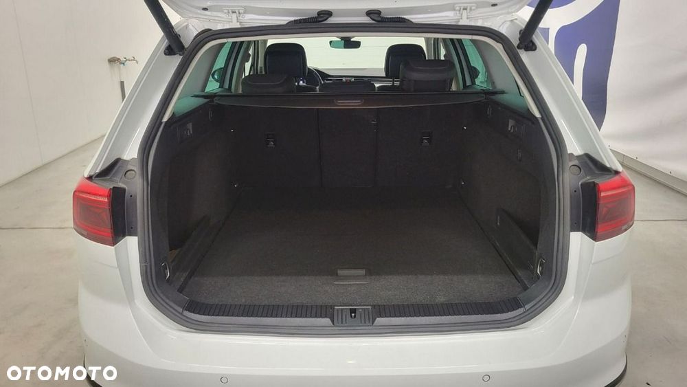 Volkswagen Passat - 24