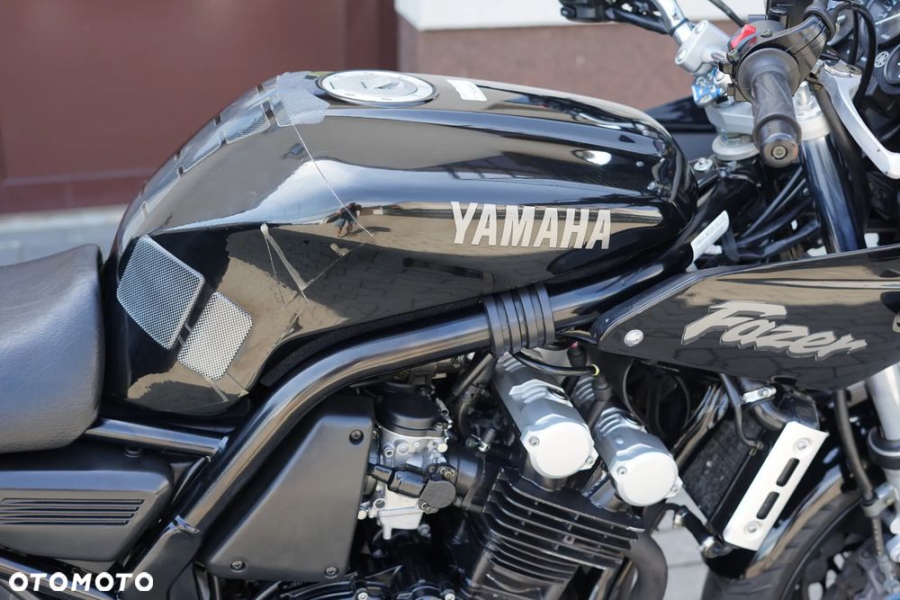 Yamaha FZS - 10