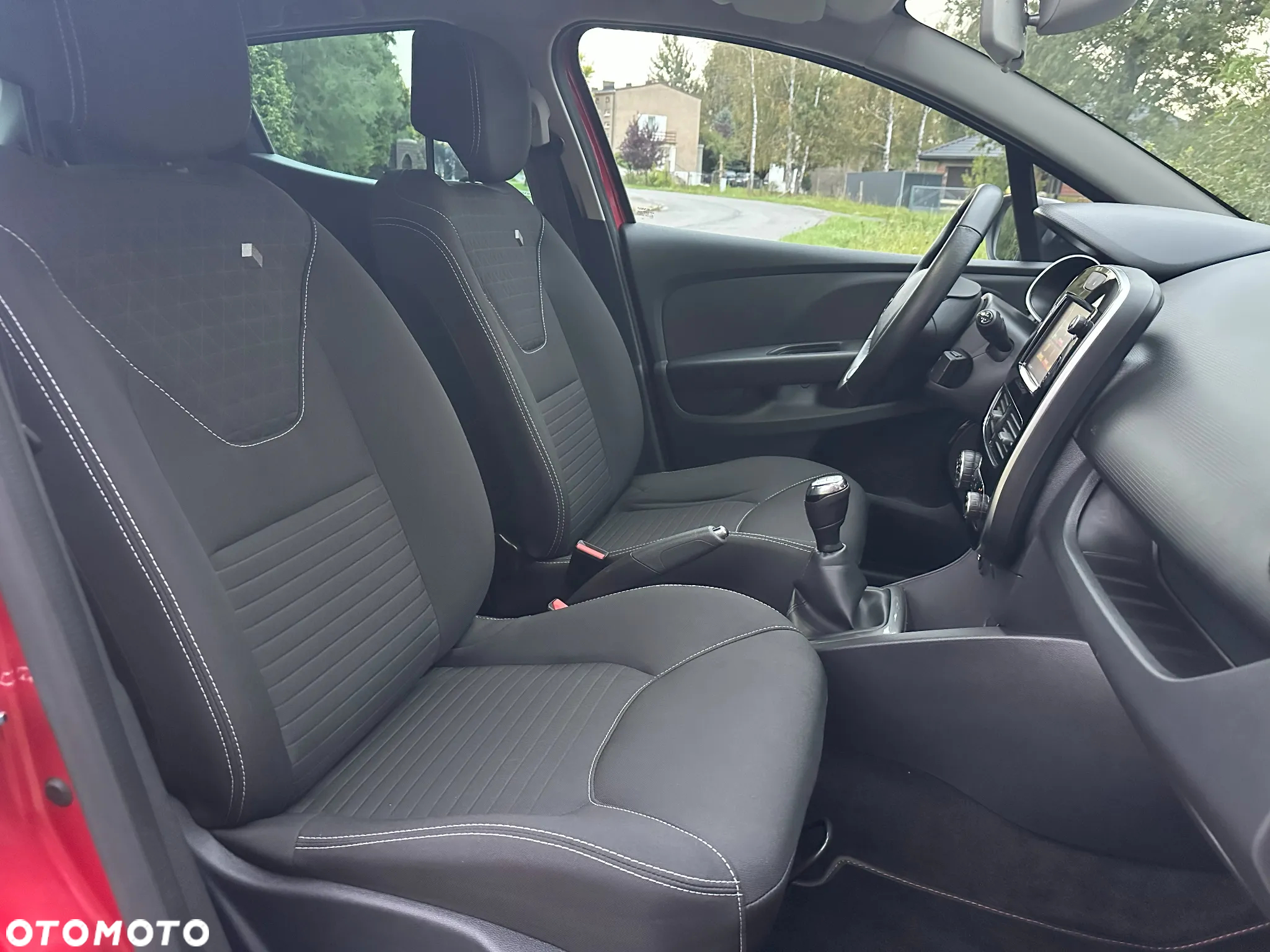 Renault Clio 1.2 16V Limited EU6 - 27