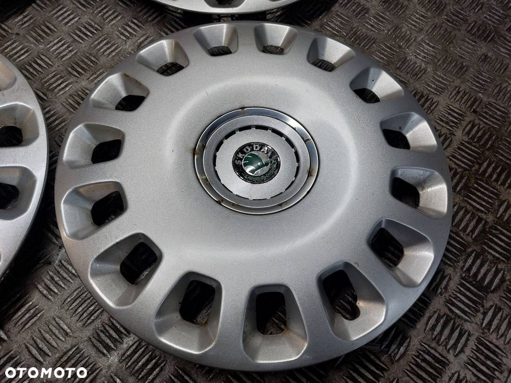 KOŁPAK KOŁPAKI KOMPLET 16" R16 16'' SKODA 3U0601147A - 3
