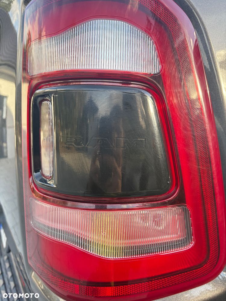 RAM 1500 Crew Cab Shortbed Laramie - 24