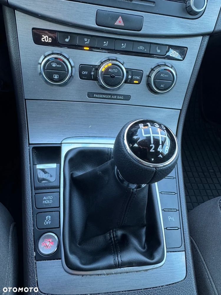 Volkswagen Passat 1.8 TSI Comfortline - 12