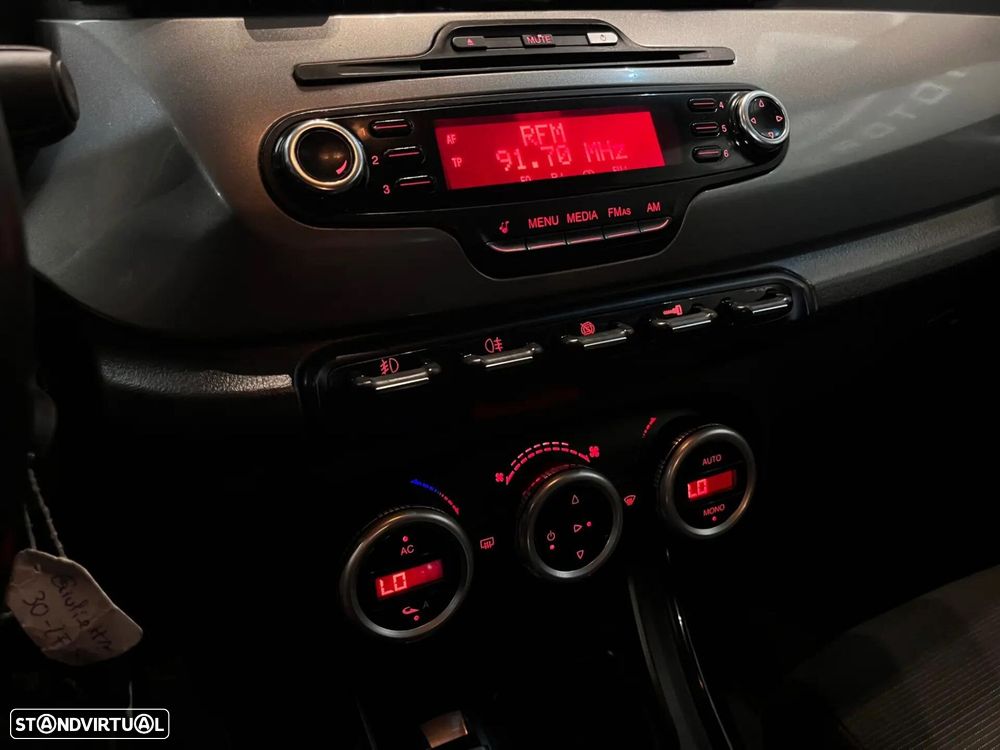 Alfa Romeo Giulietta 1.6 JTDM Exclusive - 23