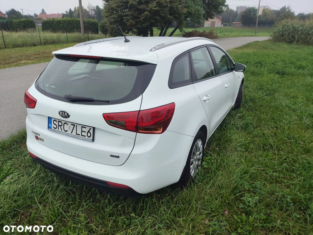 Kia Ceed - 4