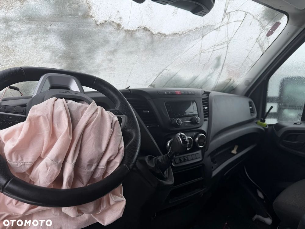 Iveco Daily 3,0 E6 180KM 16-25r deska konsola przekładka - 2