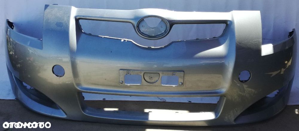 Zderzak przód przedni Toyota Auris 2007-