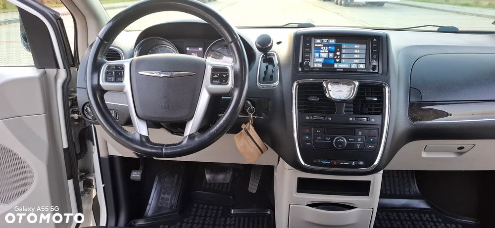 Chrysler Town & Country 3.6 Touring - 13